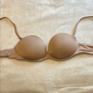 SKIMS Ultimate Strapless Bra NWT